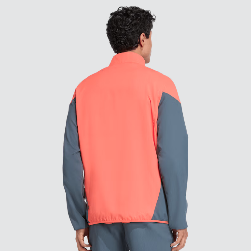 Caimento da jaqueta Bayern 2025/26 no corpo