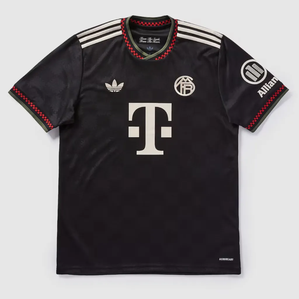 Camisa terceira Bayern de Munique 2025 2026 preta adidas com Trefoil retrô, detalhes vermelho e verde e escudo vintage no peito