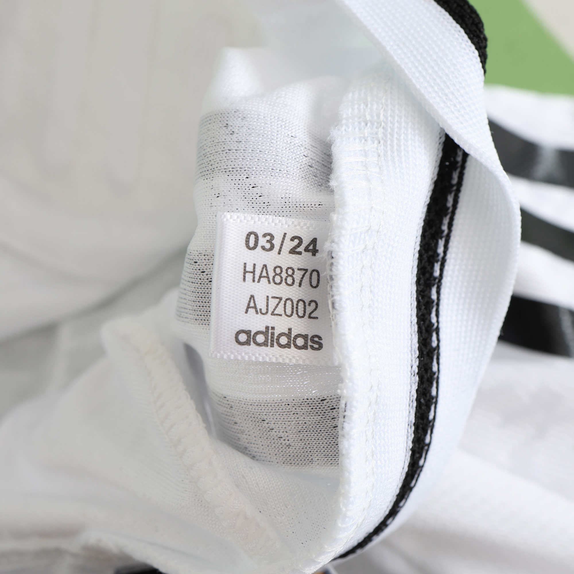 Etiqueta adicional e costura interna — Premium 1.1