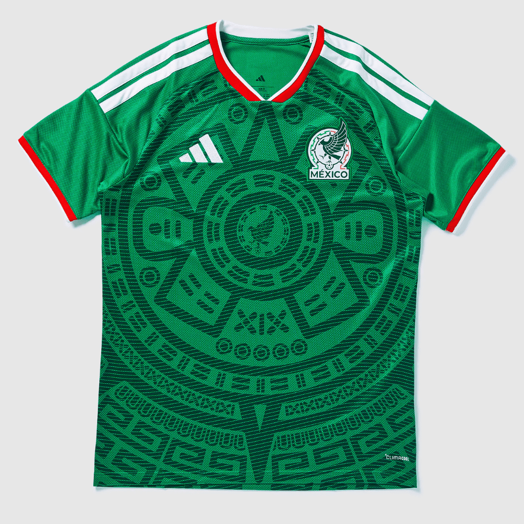 Frente da camisa México 2026 esticada sobre fundo neutro