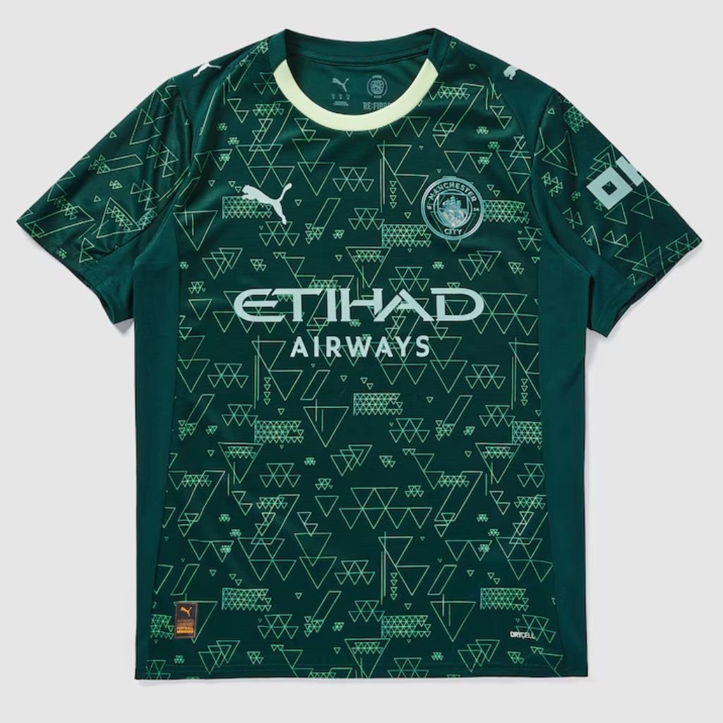 Camisa PUMA Manchester City 25/26 com design geométrico verde e azul